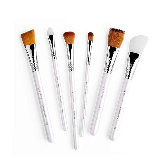 Sigma Beauty S15 Gel Mask Skincare Brush –Skincare Tool for Applying Skincare Products to Face and Skin, Silicone Face Mask Brush Applicator for Gel Mask Products (1 Pc)