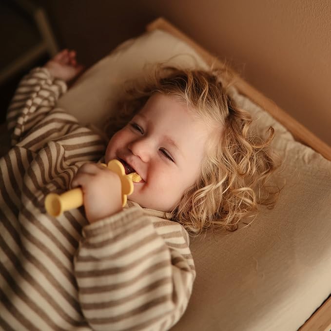 mushie Flower Toddler Training Toothbrush (Daffodil)